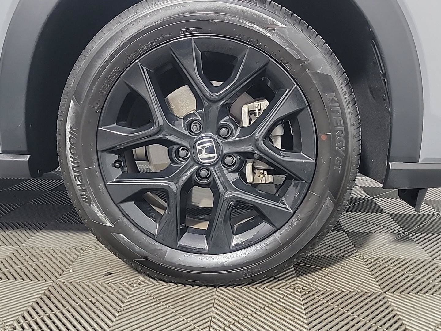 Certified 2025 Honda HR-V Sport image 3