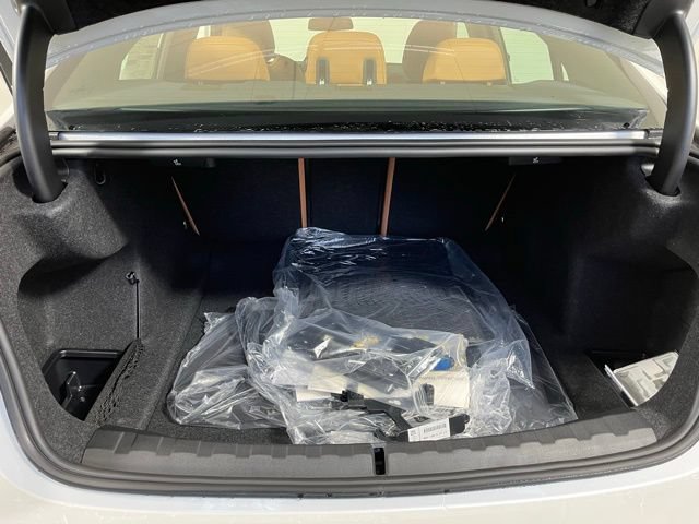 New 2026 BMW 330i xDrive Sedan w/ Premium Package AWD/4WD image 17