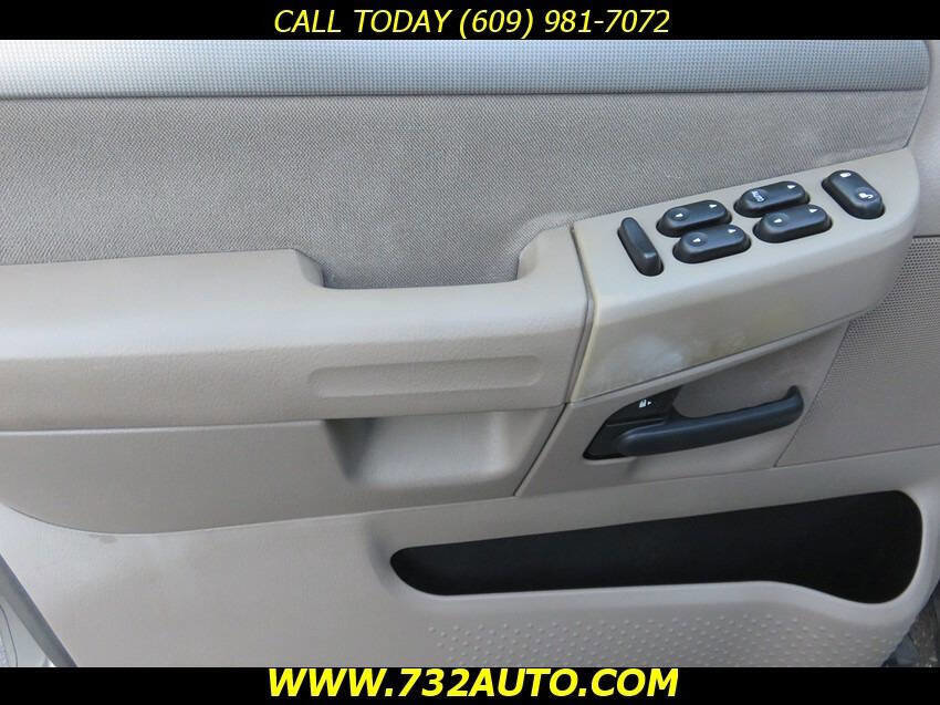 Used 2003 Ford Explorer XLT image 34