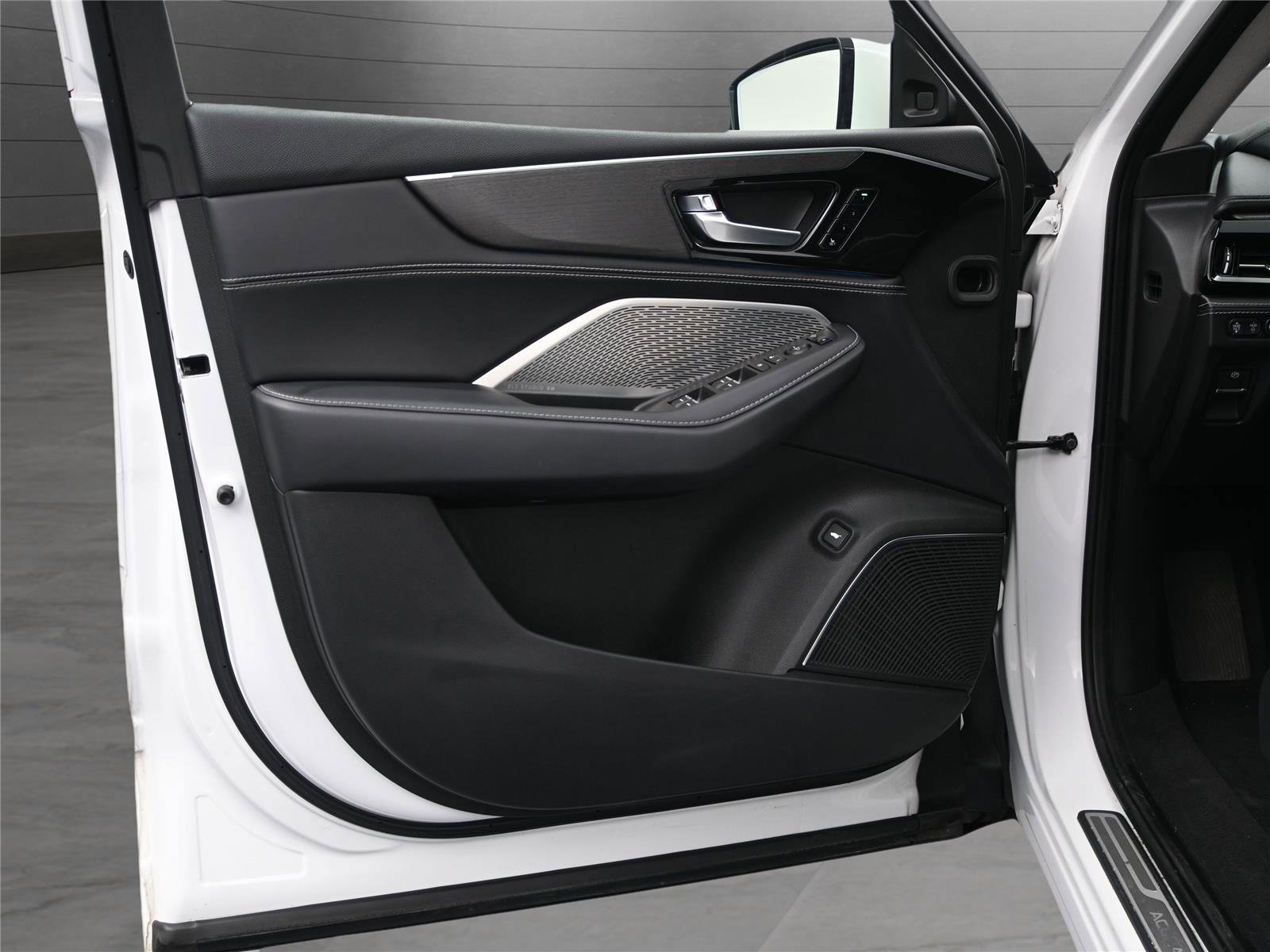 Certified 2022 Acura MDX SH-AWD w/ Advance Package image 10