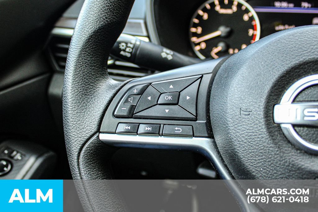 Used 2025 Nissan Altima 2.5 SV FWD image 23