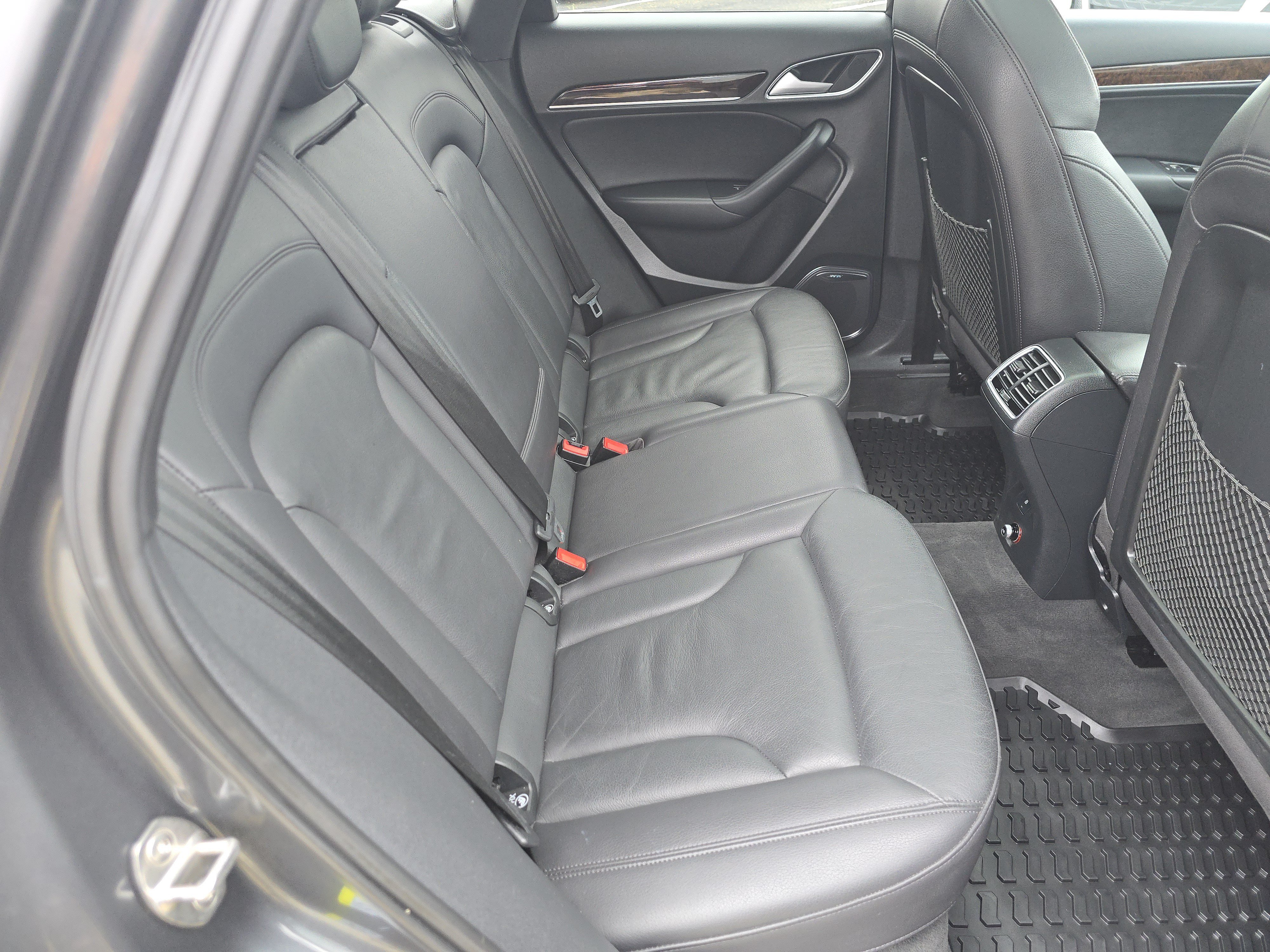 Used 2018 Audi Q3 2.0T Premium Plus w/ Premium Plus Package AWD/4WD image 17