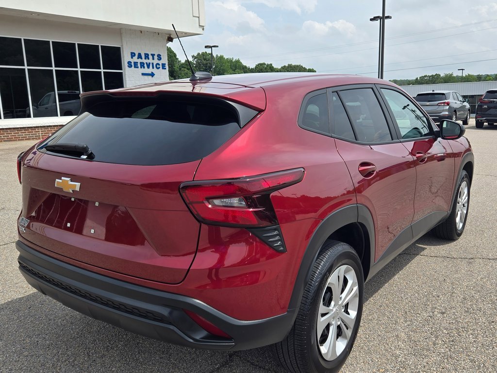 Used 2024 Chevrolet Trax LS image 14