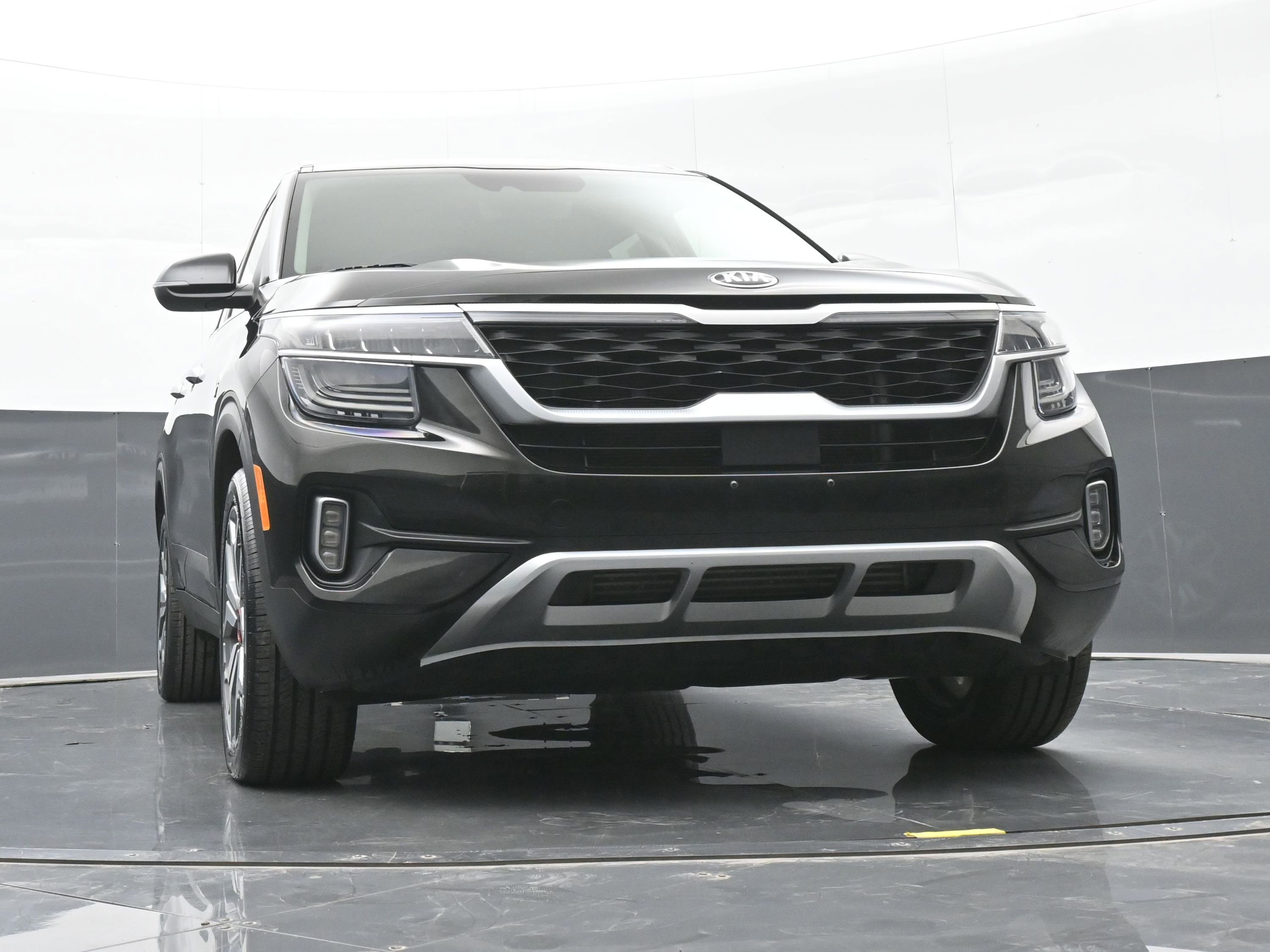 Used 2021 Kia Seltos SX w/ SX Sunroof Package image 42