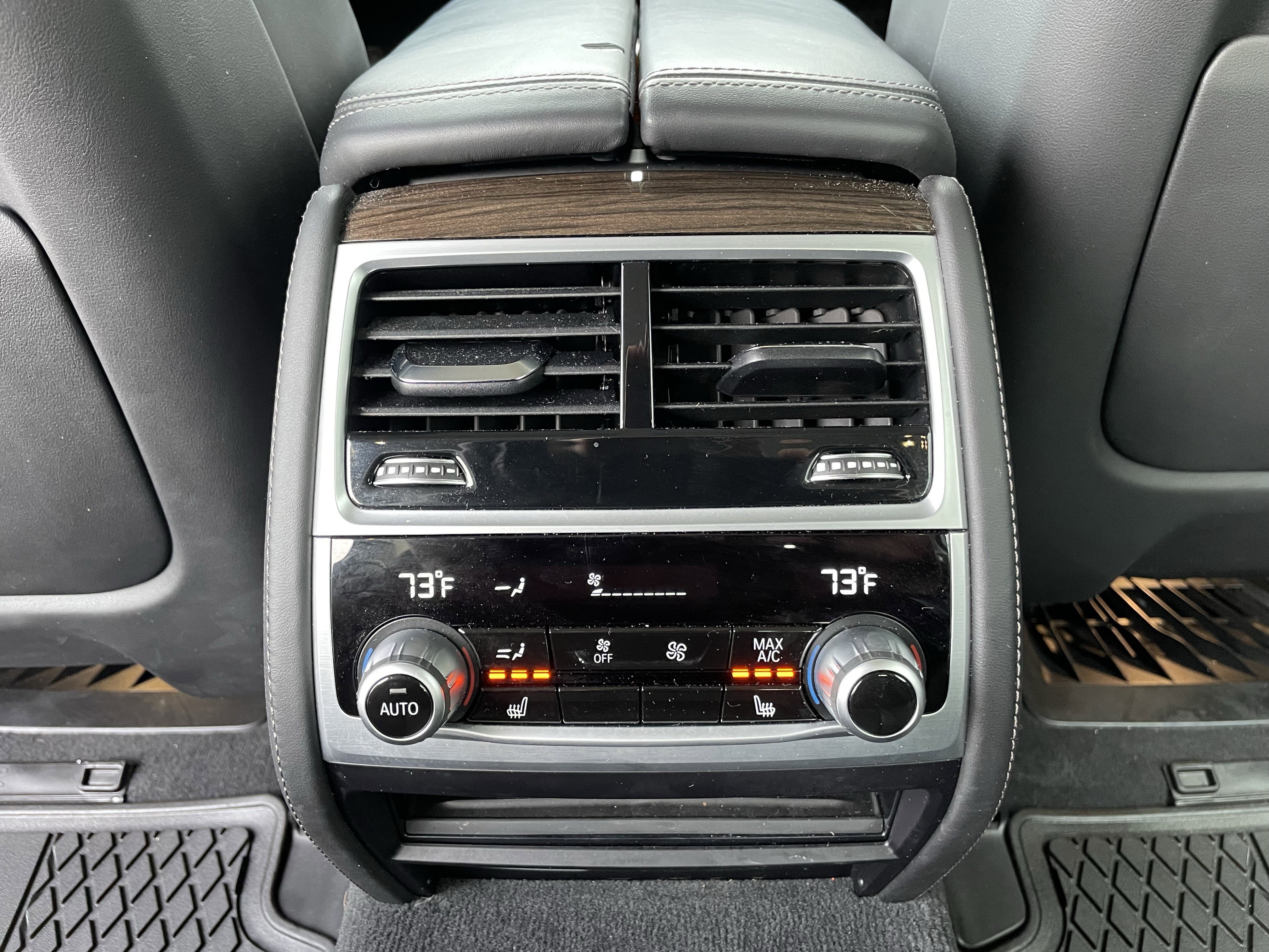 Used 2022 BMW 750i xDrive image 26