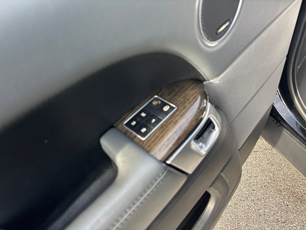Used 2014 Land Rover Range Rover Sport HSE image 14