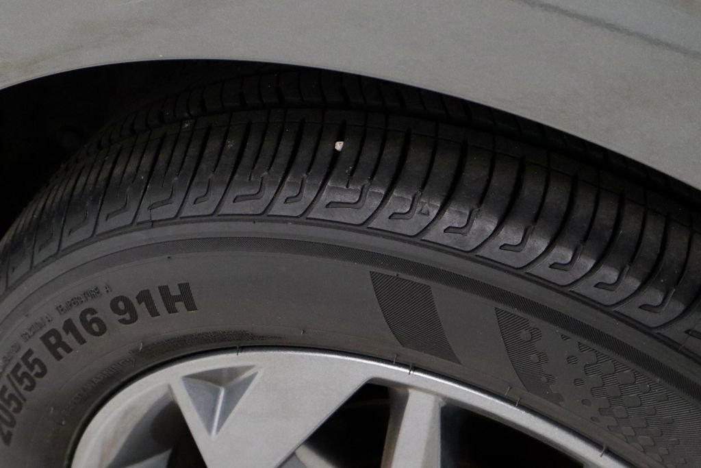 Certified 2024 Hyundai Elantra SEL image 21