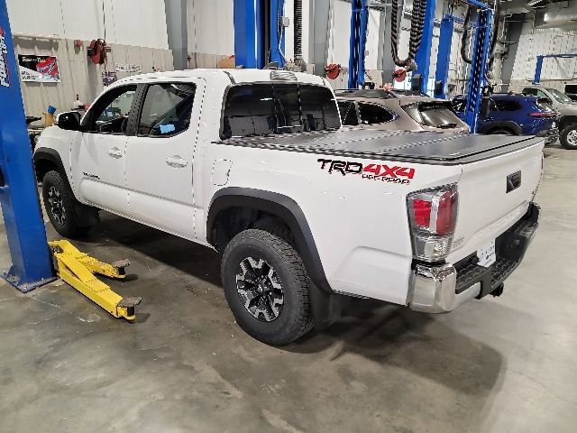 Used 2022 Toyota Tacoma TRD Off-Road AWD/4WD image 4
