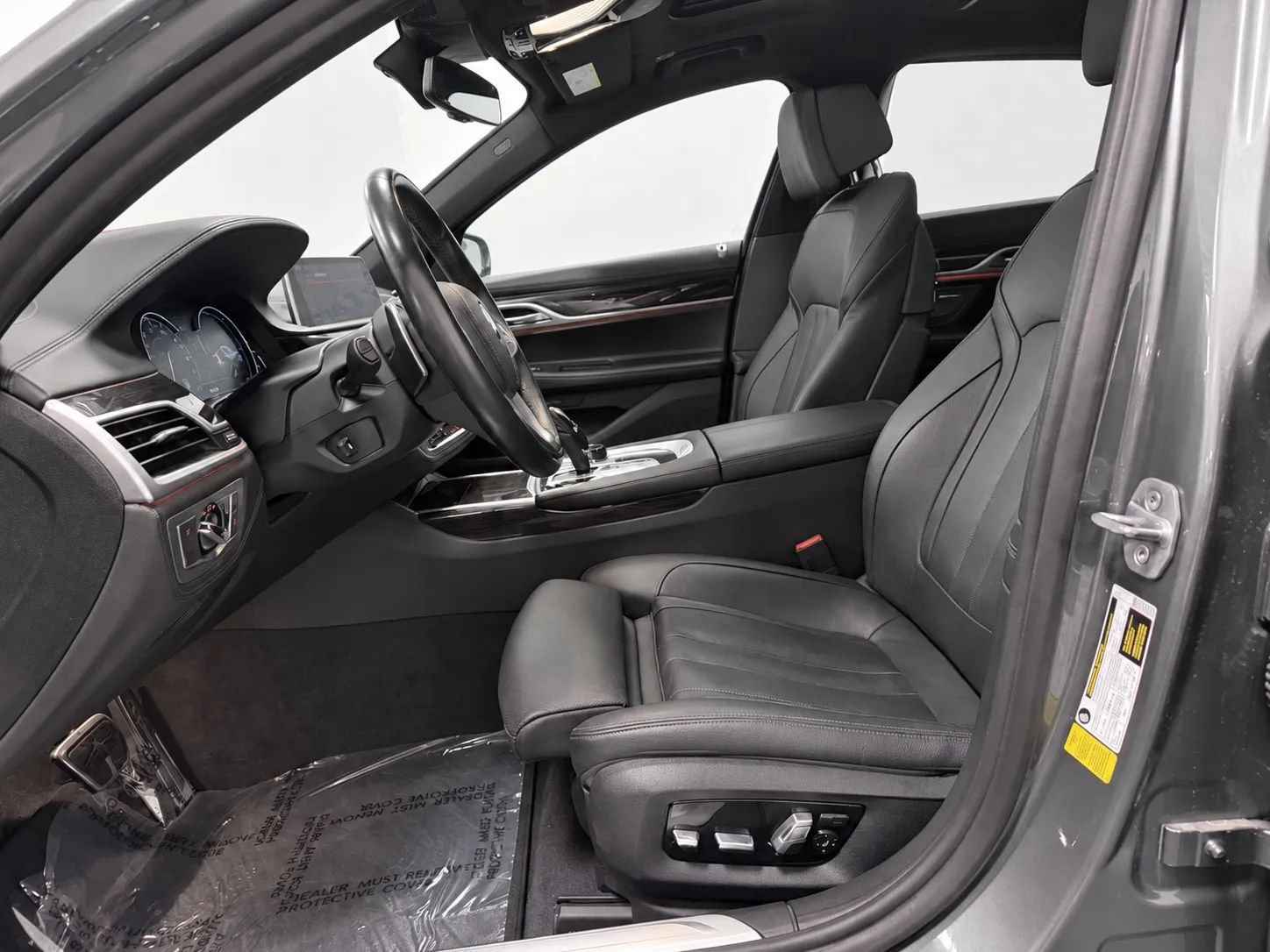 Used 2019 BMW 740i w/ Executive Package RWD image 11