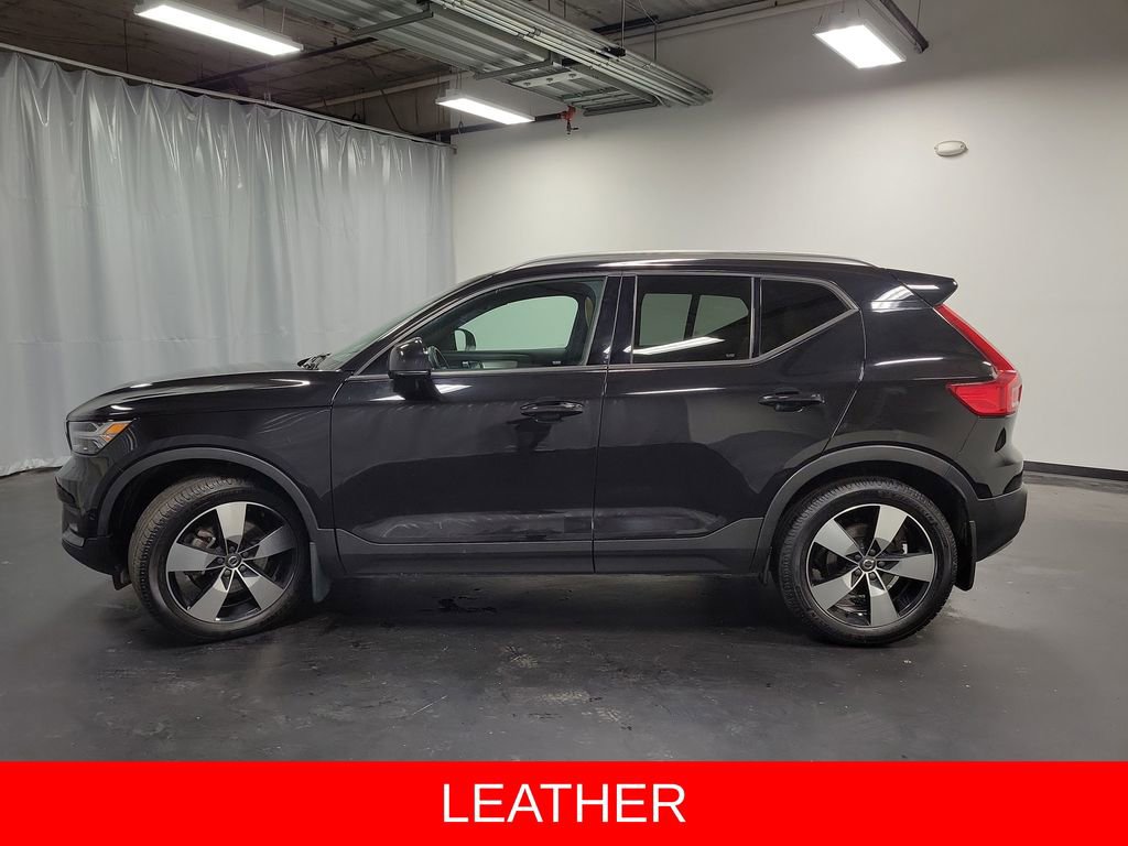 Used 2019 Volvo XC40 T5 Momentum image 6