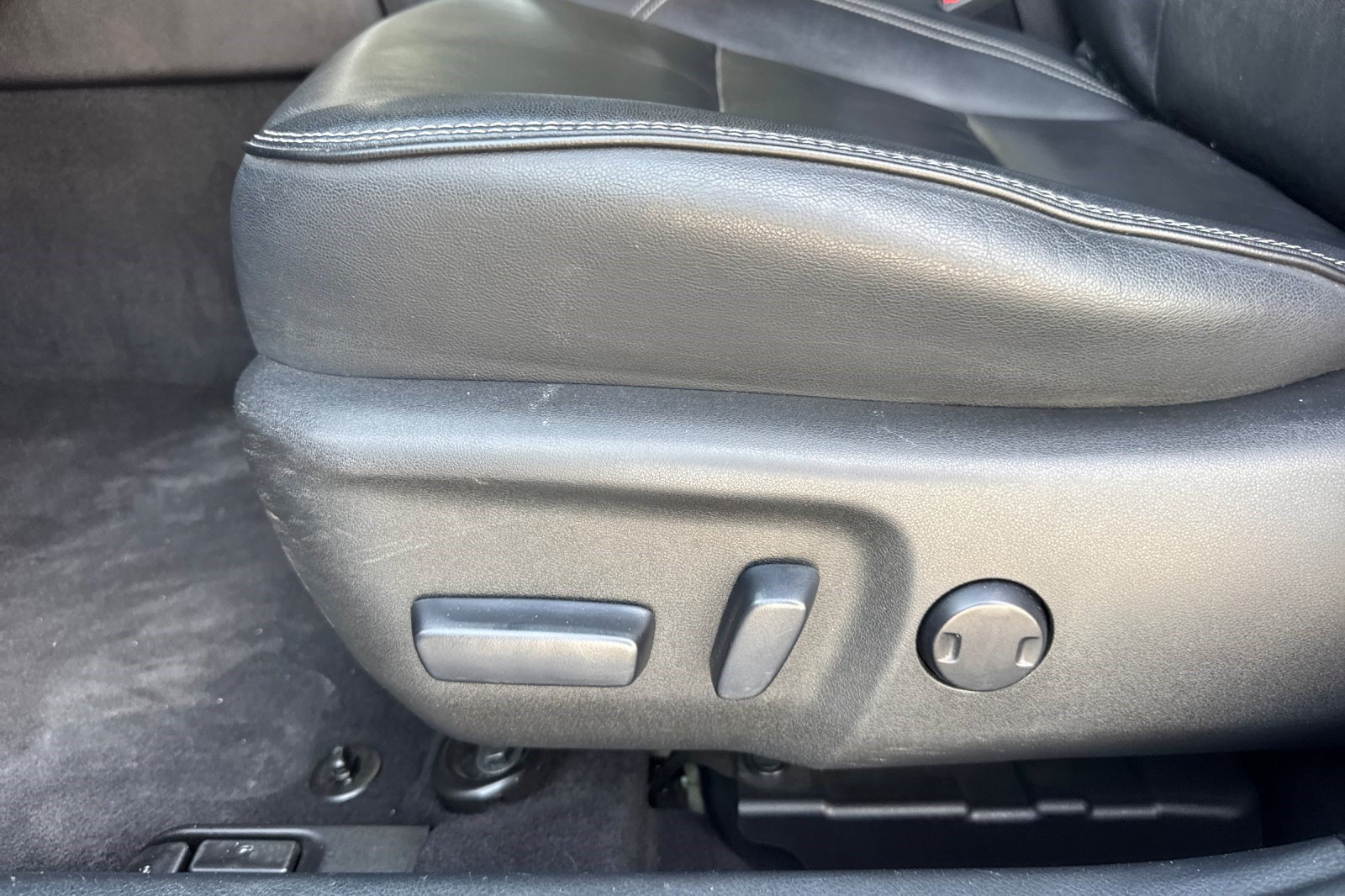 Used 2015 Toyota Camry XLE w/ Moonroof Package FWD image 14