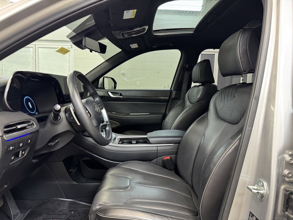 Used 2023 Hyundai Palisade Calligraphy image 12