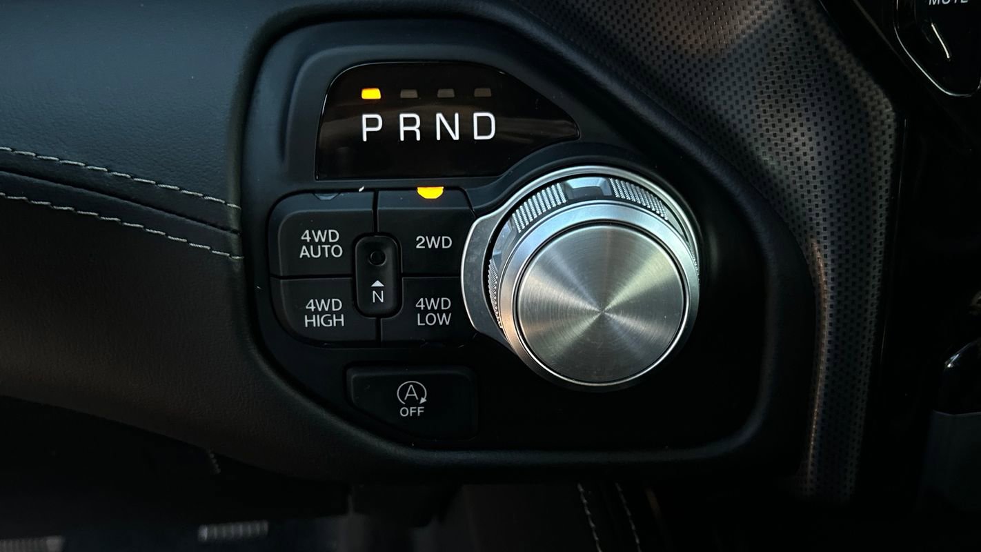 Used 2025 RAM 1500 Limited AWD/4WD image 32
