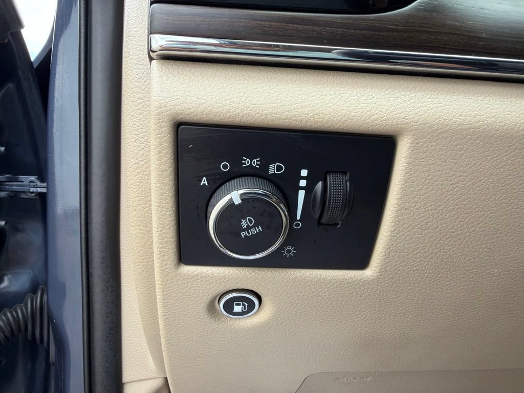 Used 2021 Jeep Grand Cherokee Overland AWD/4WD image 29