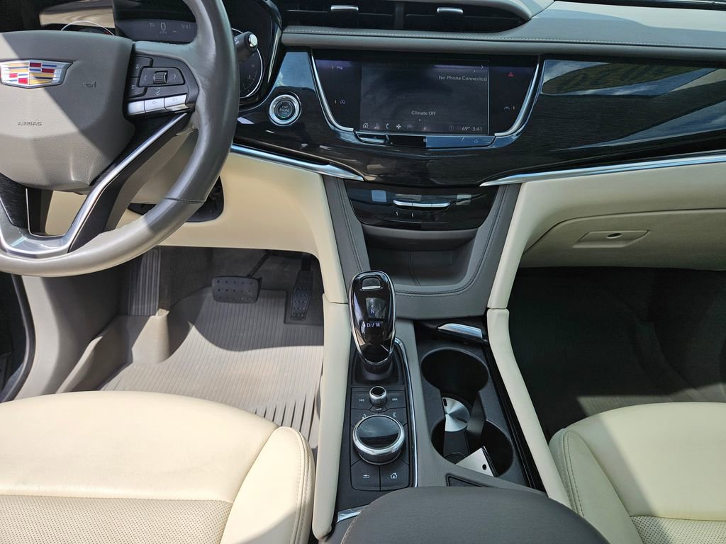 Used 2020 Cadillac XT6 Premium Luxury w/ LPO, Floor Liner Package image 22