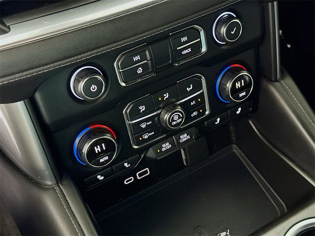 Used 2021 Chevrolet Suburban LT image 28