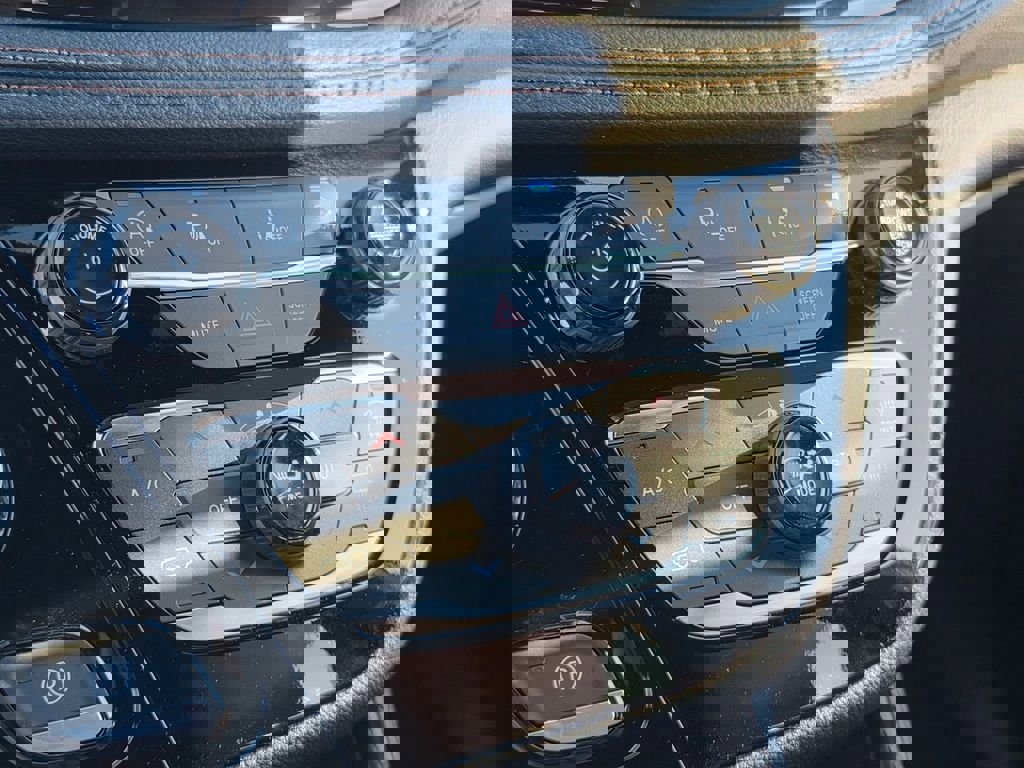 New 2026 Chrysler Pacifica Pinnacle image 18