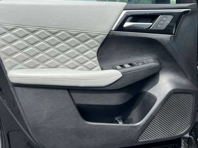 Used 2024 Mitsubishi Outlander SEL AWD/4WD image 19