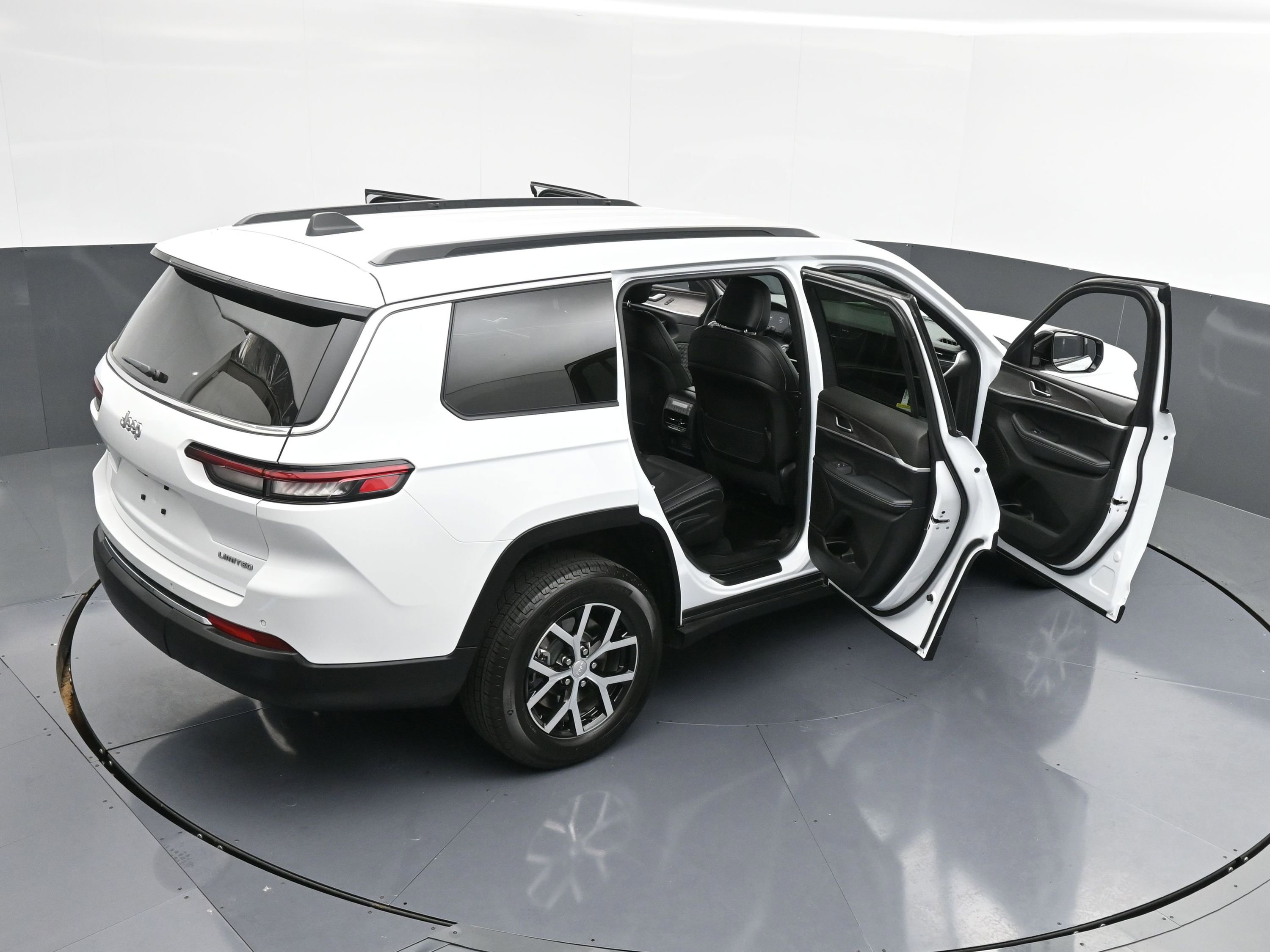 Used 2025 Jeep Grand Cherokee L Limited image 43