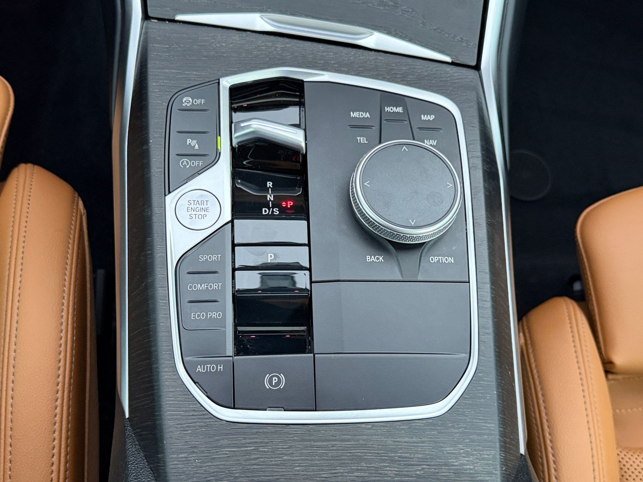 Used 2023 BMW 330i Sedan w/ Premium Package image 17