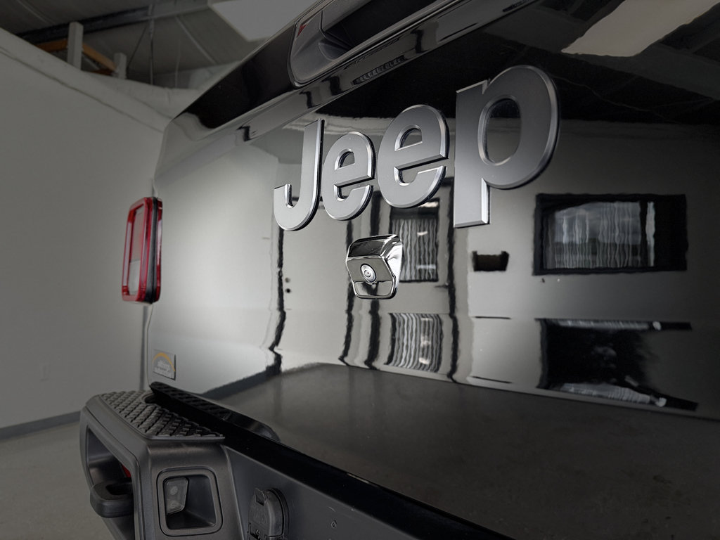 Used 2023 Jeep Gladiator Sport AWD/4WD image 28
