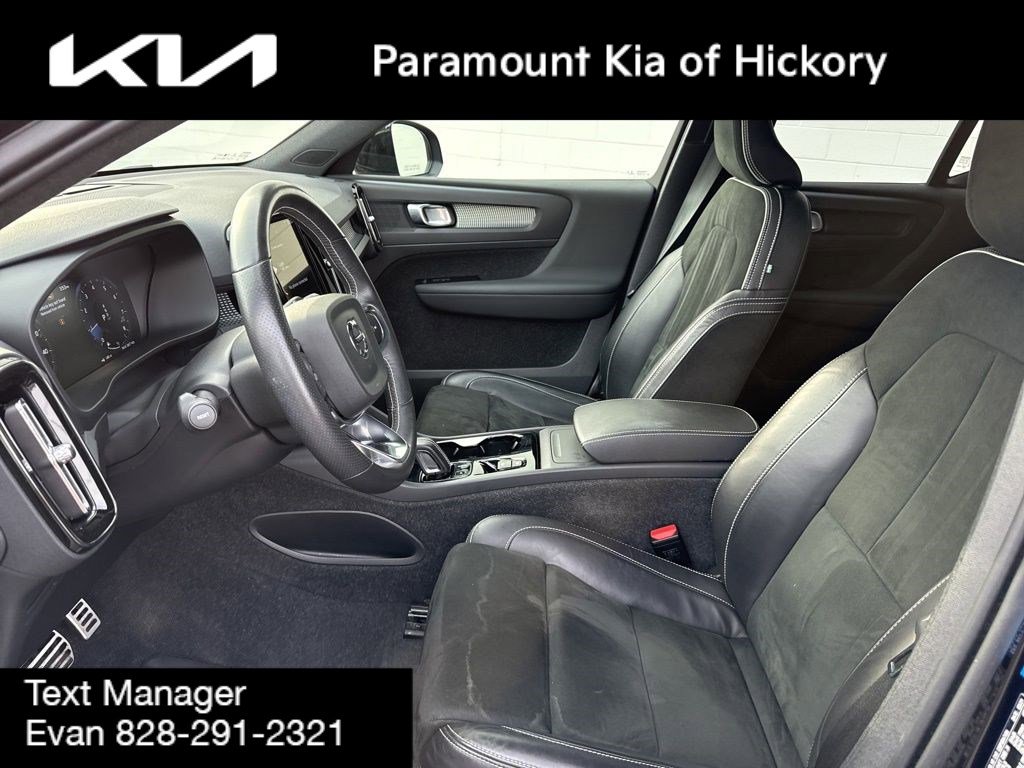 Used 2021 Volvo XC40 T5 R-Design w/ Advanced Package image 21