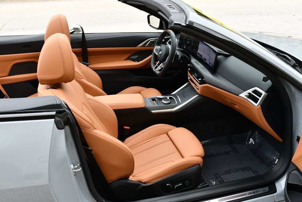 Used 2026 BMW M440i Convertible w/ Premium Package RWD image 70