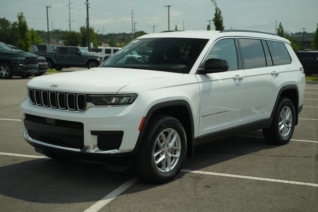 New 2026 Jeep Grand Cherokee L Laredo w/ MOPAR Finishing Package AWD/4WD image 3