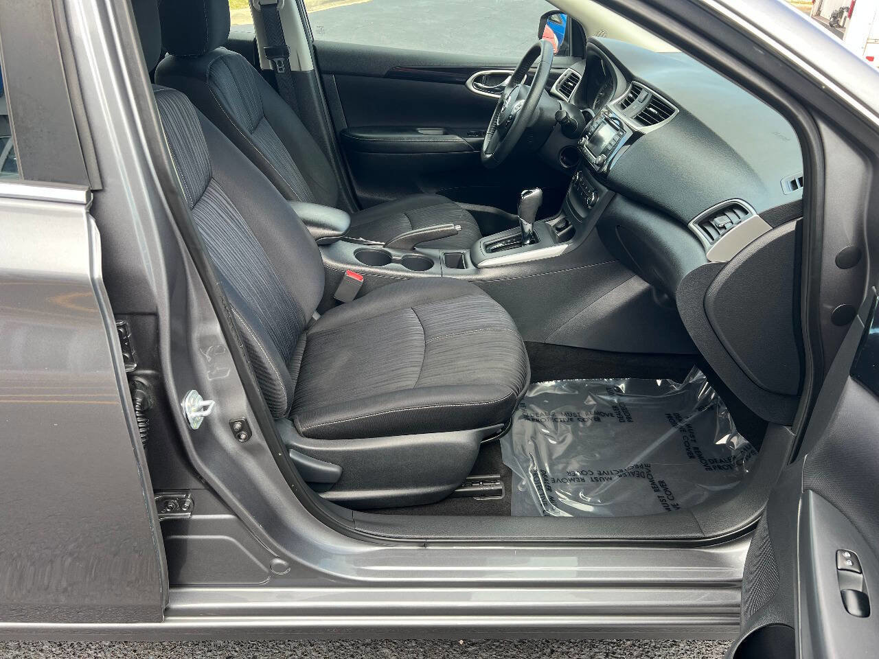 Used 2016 Nissan Sentra SV image 22