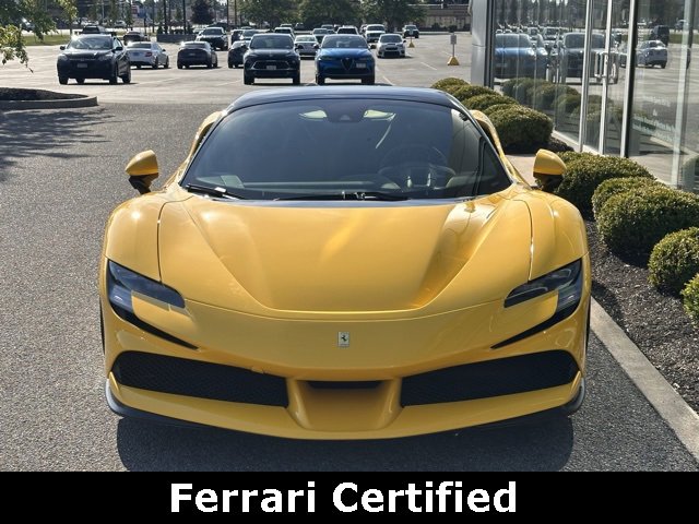 Used 2022 Ferrari SF90 Spider image 9