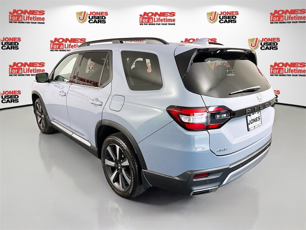 Used 2024 Honda Pilot Touring image 2