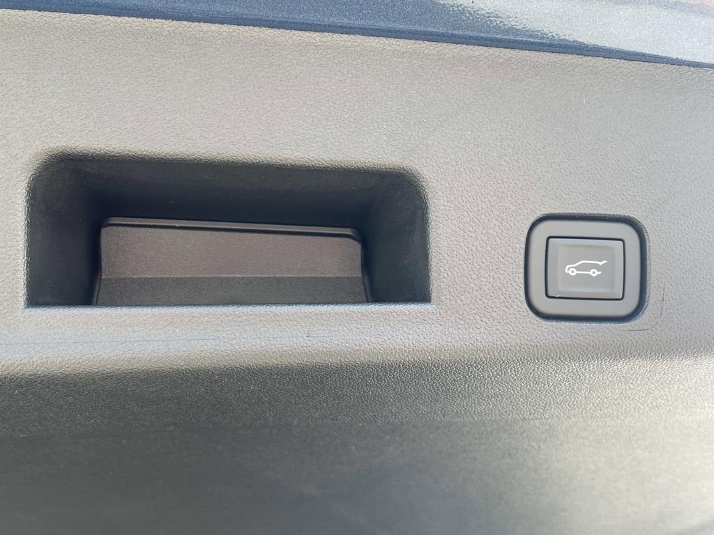 New 2026 Chevrolet Traverse LT image 11