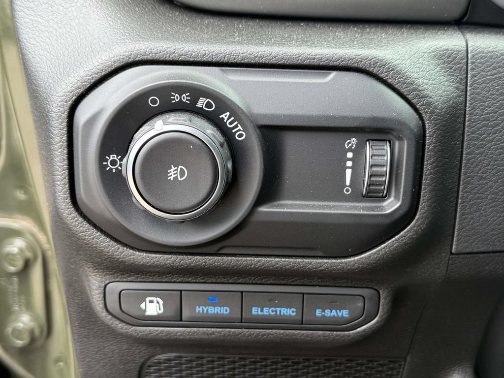 New 2023 Jeep Wrangler Unlimited w/ Cold Weather Group AWD/4WD image 24