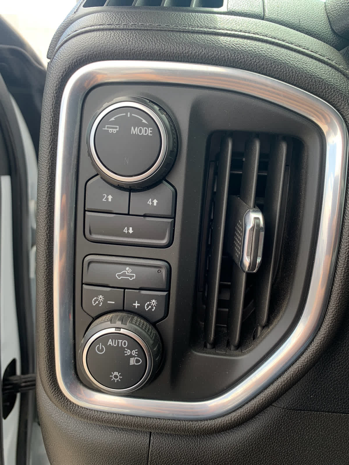 Used 2022 Chevrolet Silverado 2500 LT AWD/4WD image 23