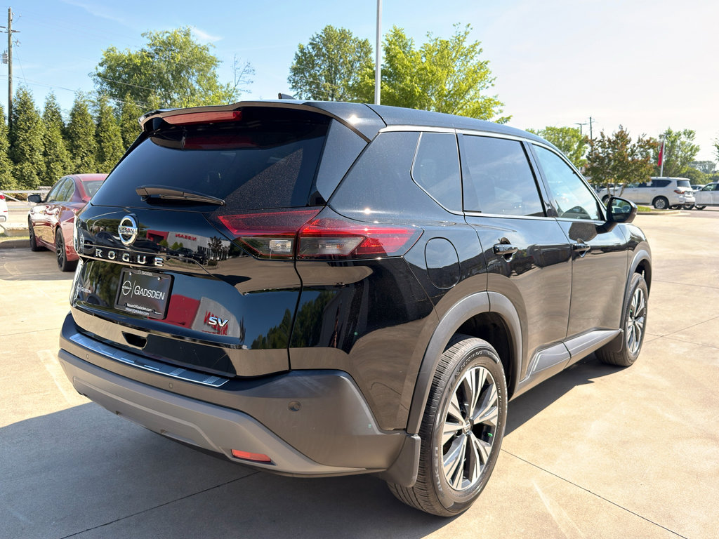 Certified 2021 Nissan Rogue SV image 3