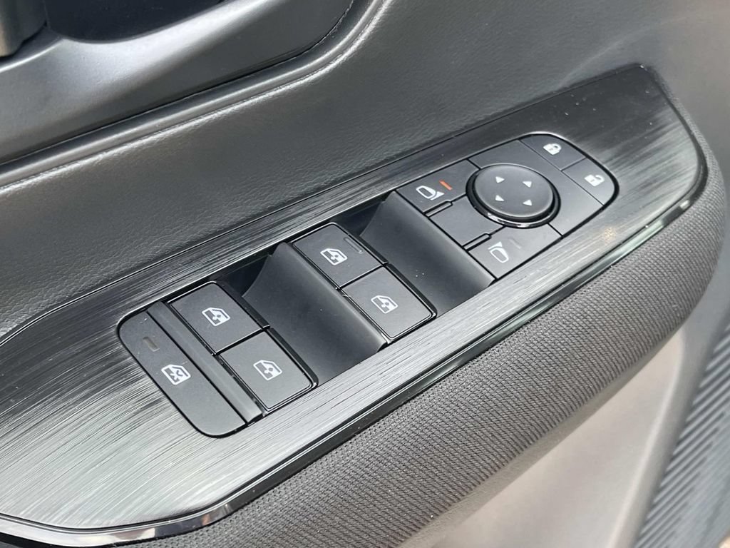 New 2026 Nissan Kicks S FWD image 21