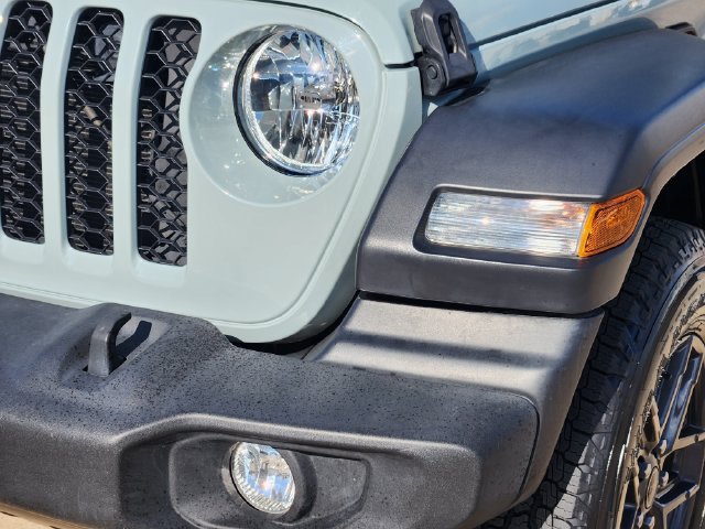 Used 2024 Jeep Wrangler Unlimited Sport AWD/4WD image 16