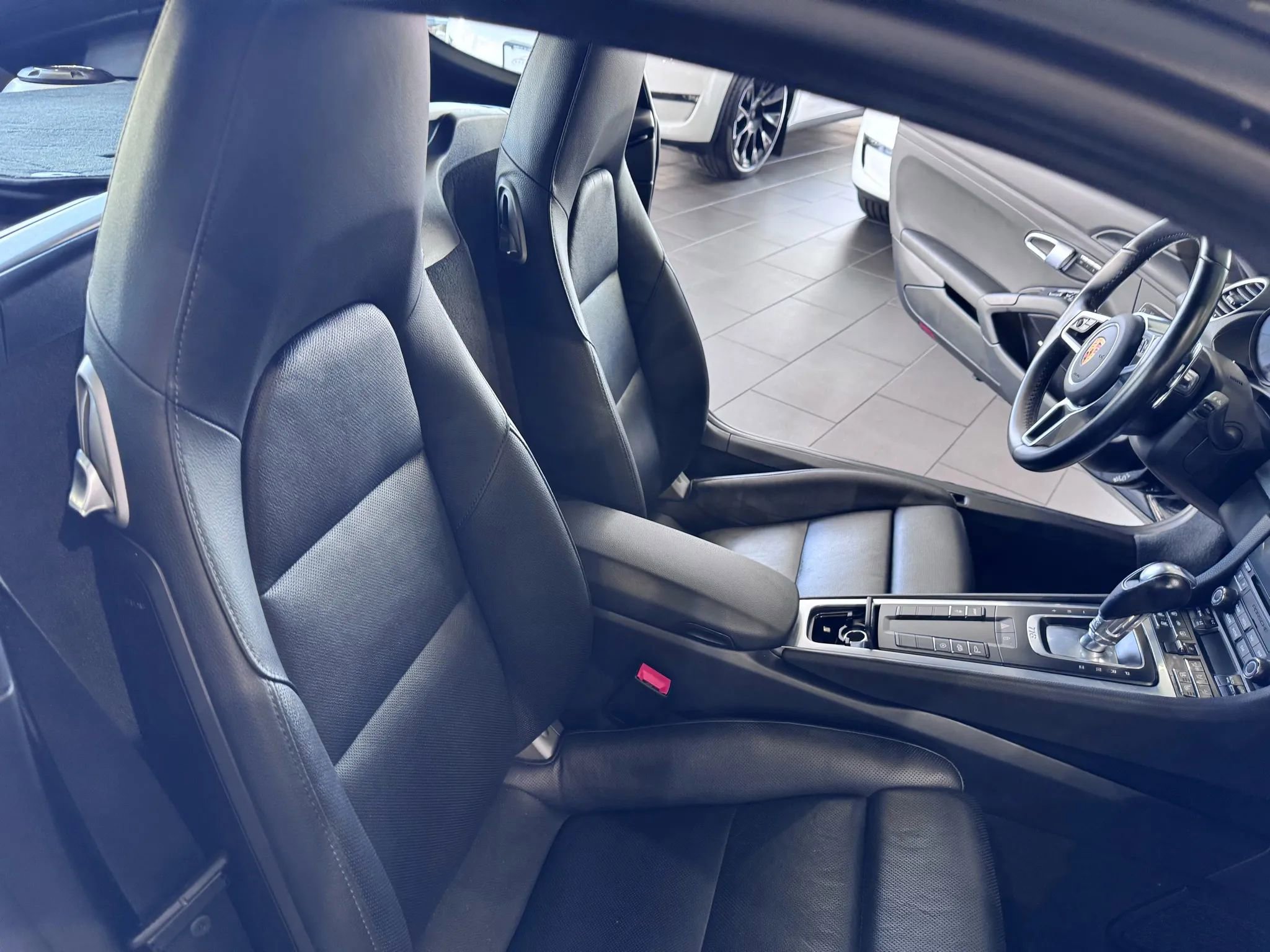 Used 2019 Porsche 718 Cayman image 13