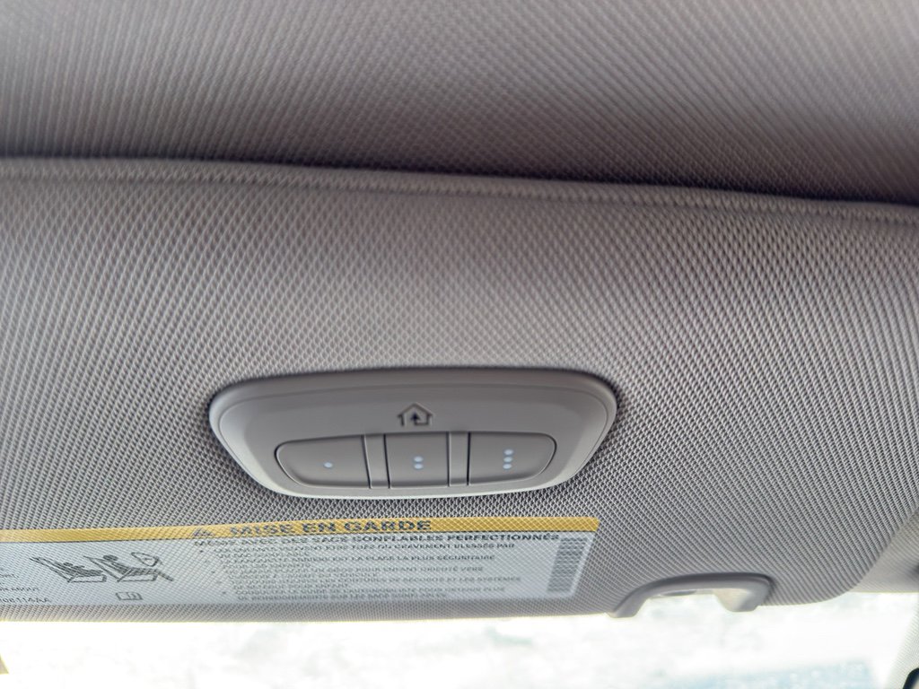 Used 2024 Chrysler Pacifica Limited image 23