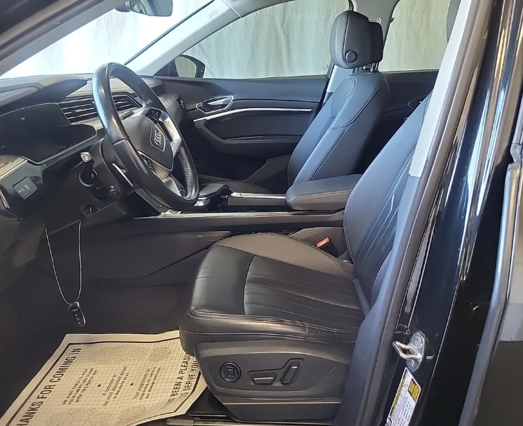 Used 2021 Audi e-tron Premium w/ Convenience Plus Package AWD/4WD image 5