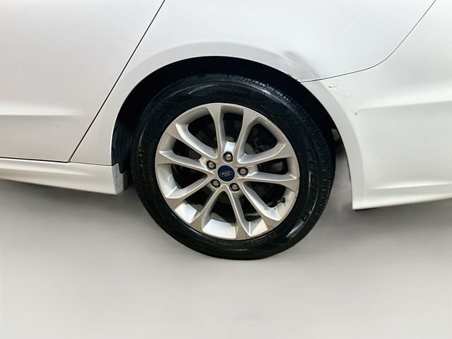 Used 2020 Ford Fusion SE FWD image 6