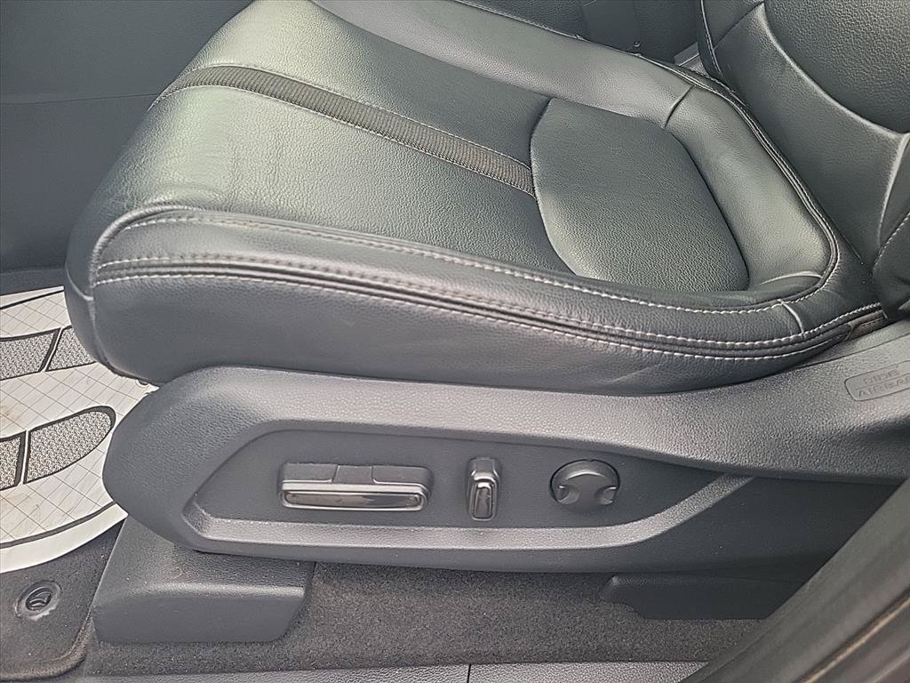 Used 2023 Honda Pilot Touring image 16