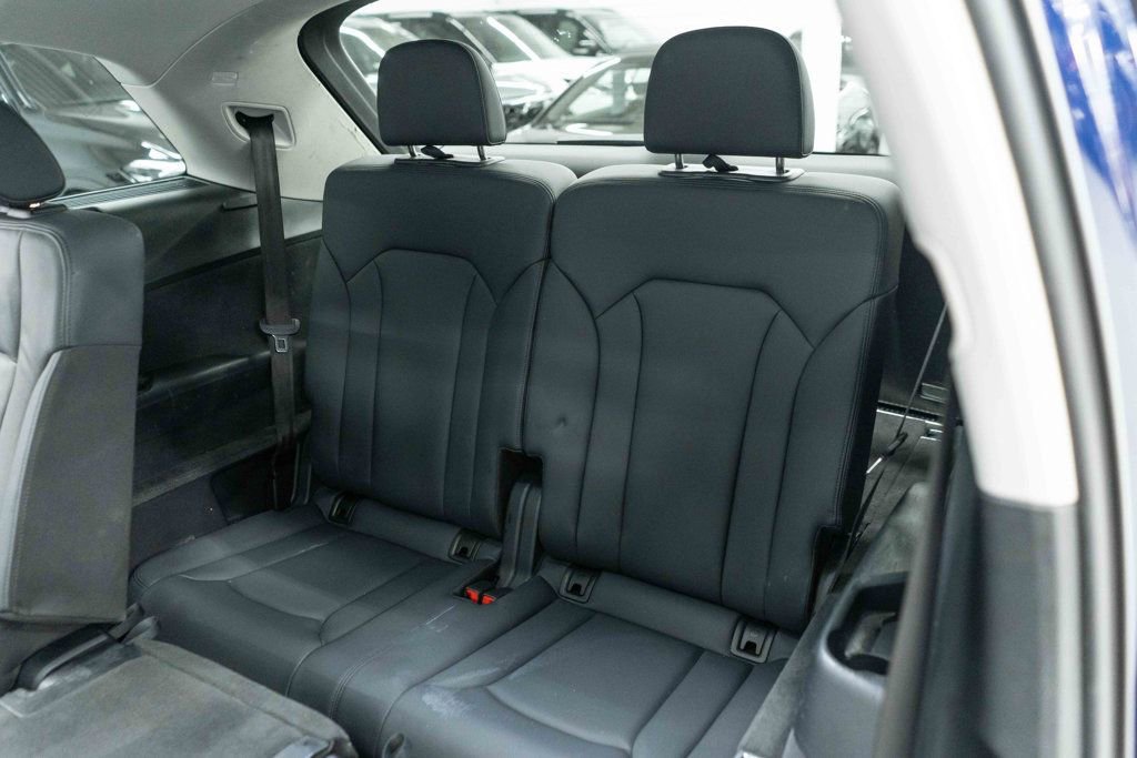 Used 2023 Audi Q7 3.0T Premium image 16
