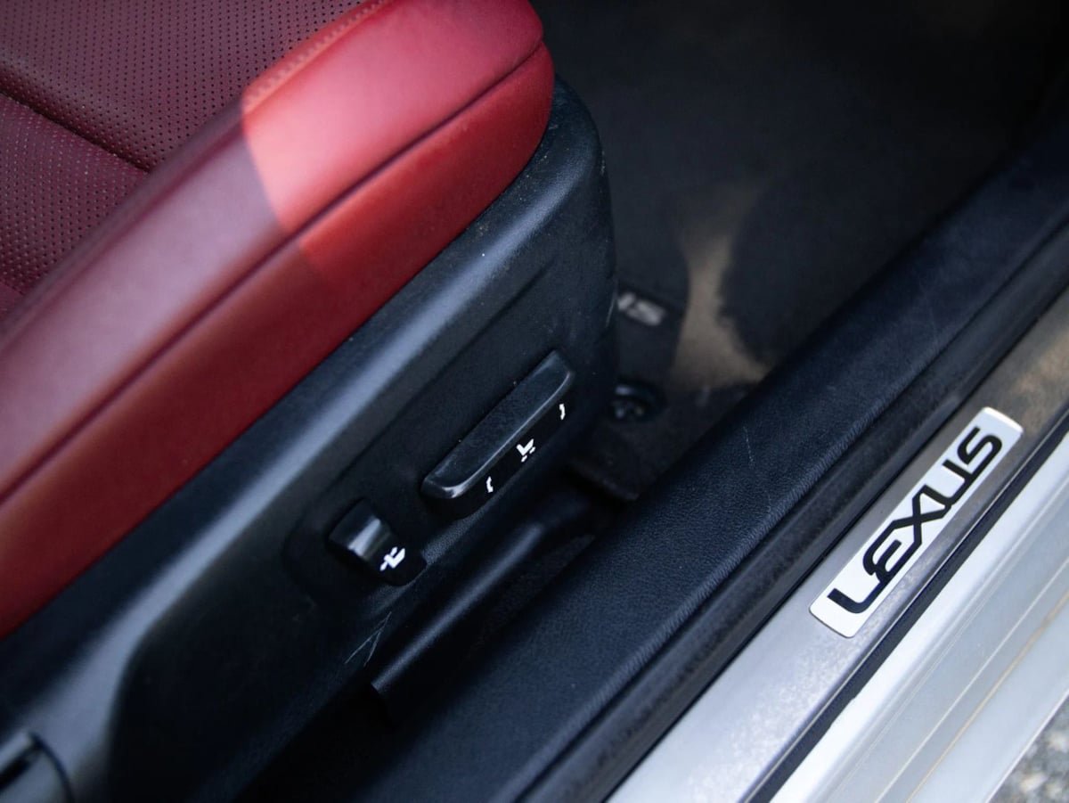 Used 2016 Lexus IS 200t w/ F Sport Package RWD image 27