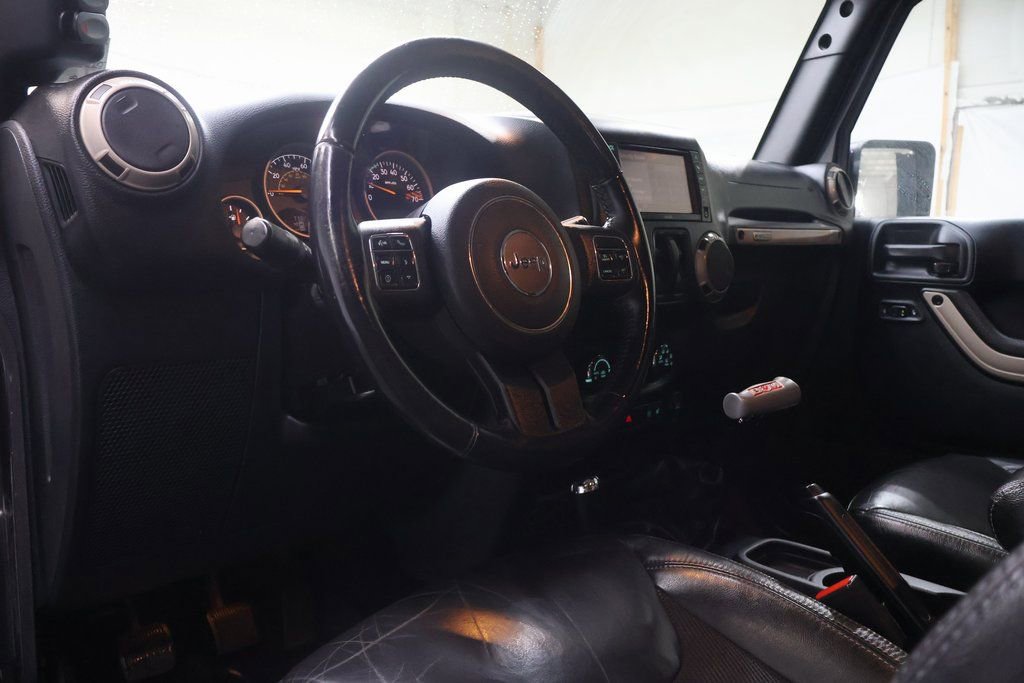 Used 2016 Jeep Wrangler Sahara image 17