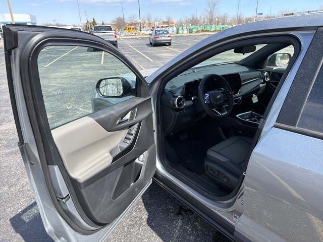New 2026 Chevrolet Equinox LT AWD/4WD image 9