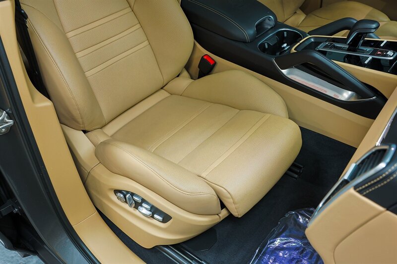 Used 2020 Porsche Cayenne Turbo AWD/4WD image 94