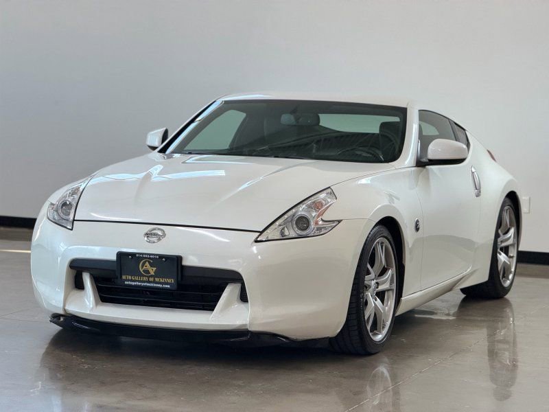 Used 2009 Nissan 370Z Touring w/ Sport Pkg image 3