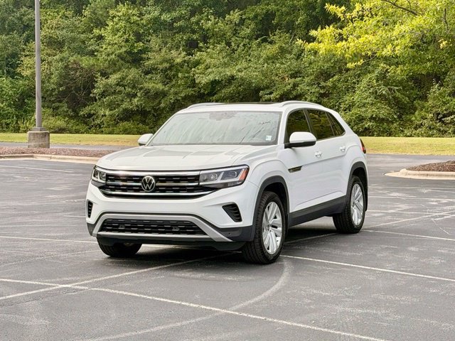 Used 2020 Volkswagen Atlas Cross Sport SE w/ Panoramic Sunroof Package FWD image 1