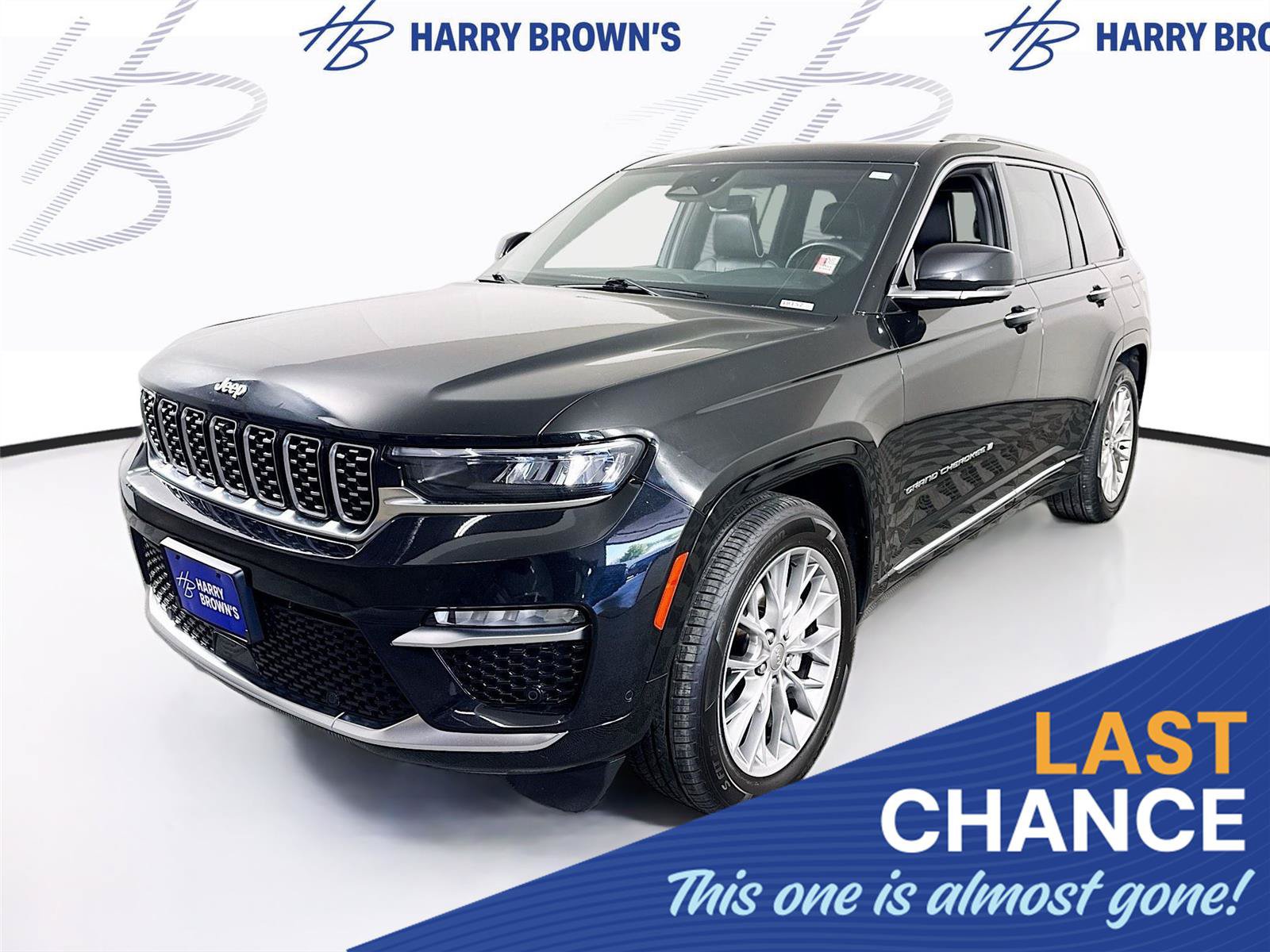 Used 2024 Jeep Grand Cherokee Summit w/ Luxury Tech Group V AWD/4WD image 1